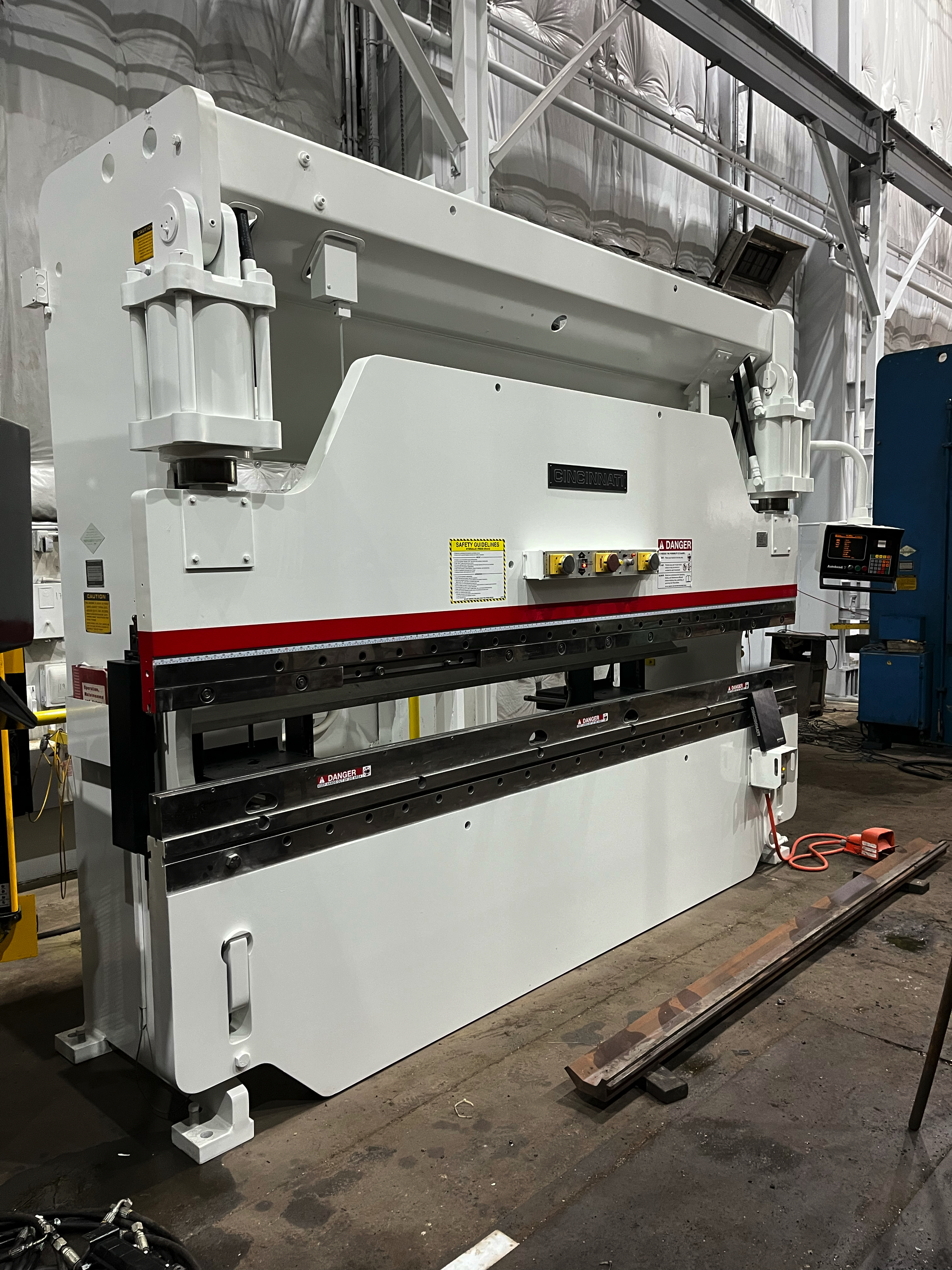 135 Ton X 12’ Cincinnati Model 135CB 3-Axis CNC Press Brake